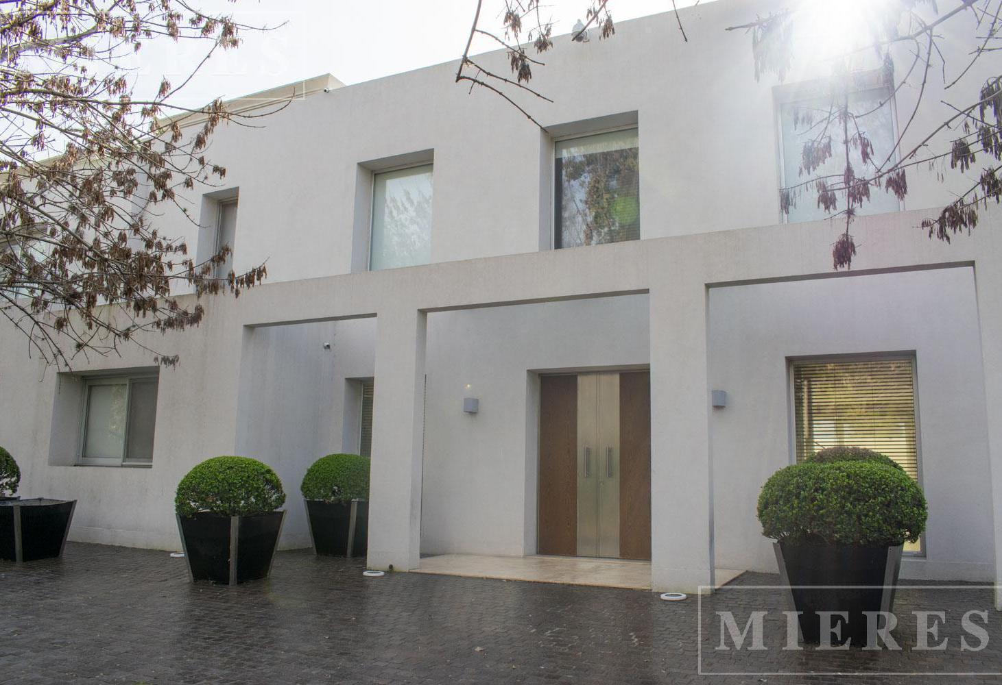 Foto de Casa en venta en Tortugas Country Club - con renta, imagen 1