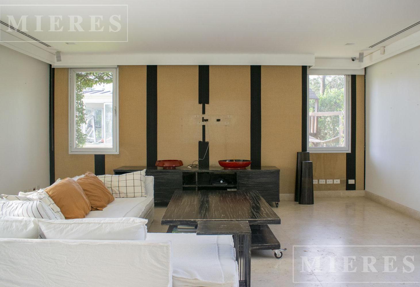 Foto de Casa en venta en Tortugas Country Club - con renta, imagen 3