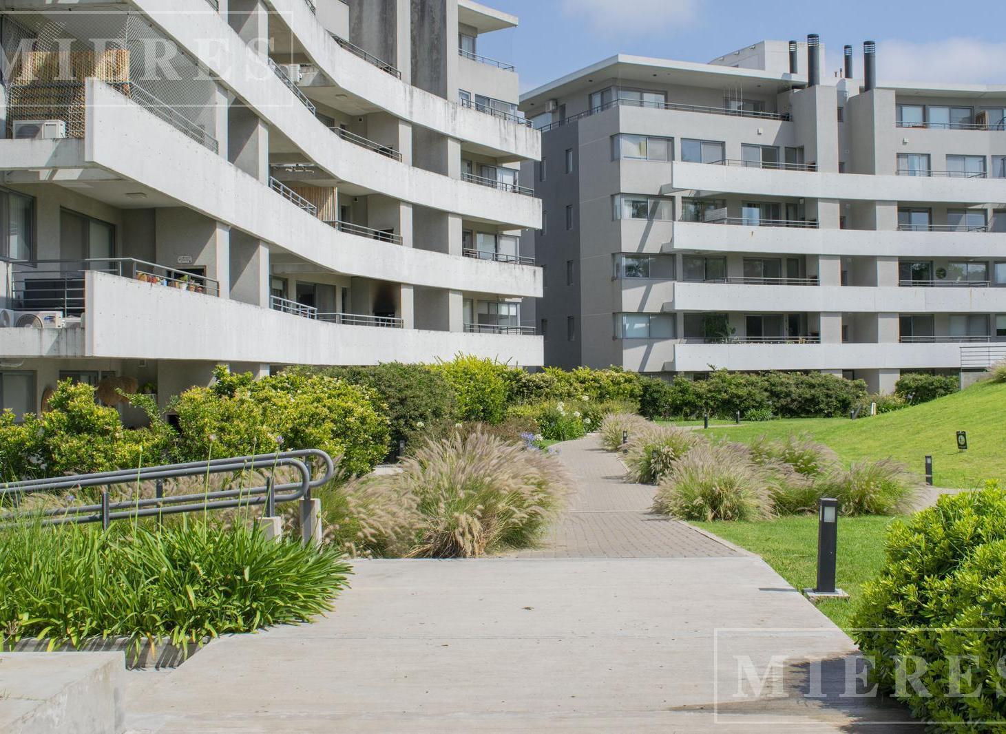 Foto de Departamento de tres ambientes en venta en Condominio Civis, imagen 3
