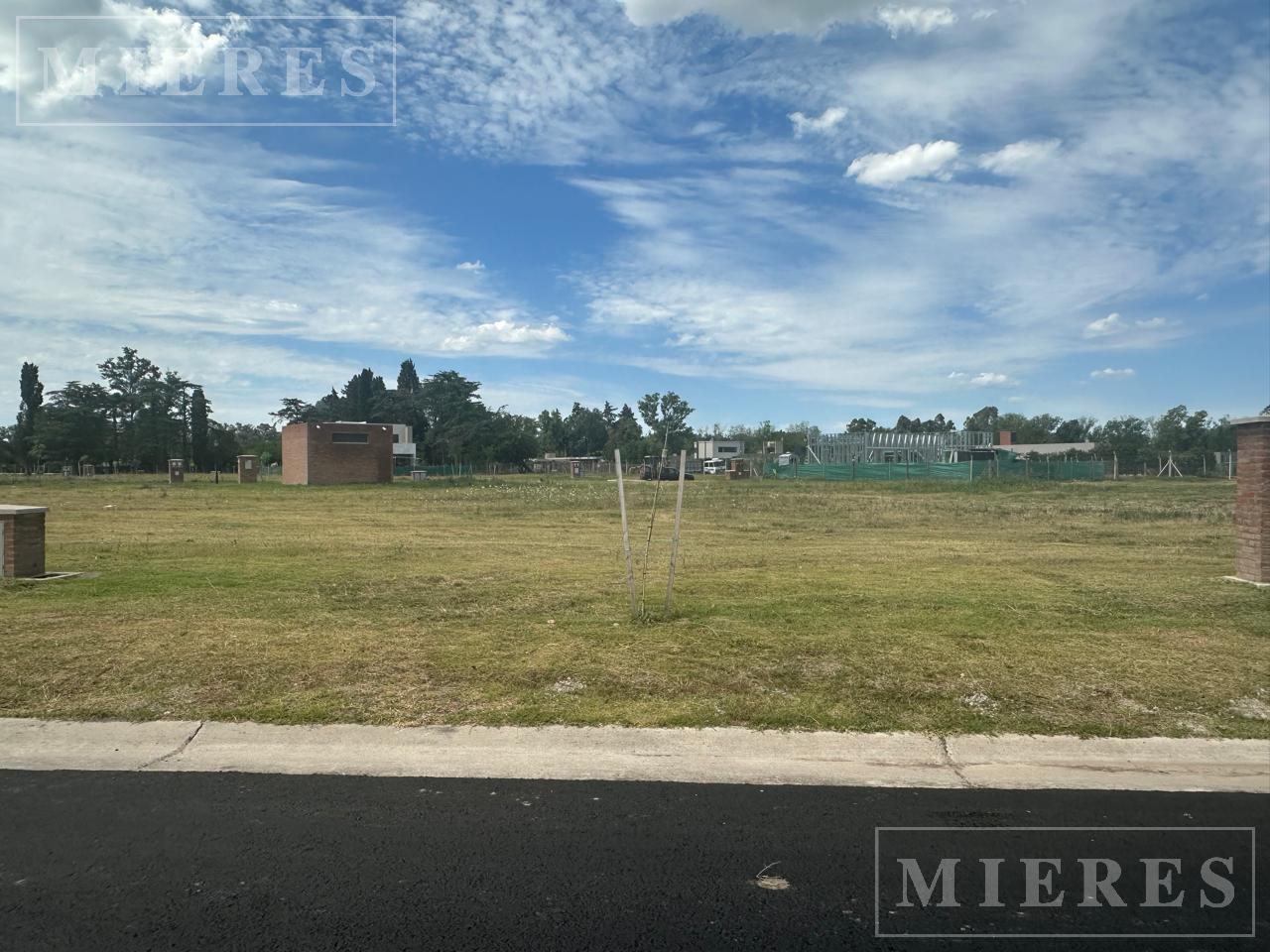 Foto de Terreno en venta en el Barrio Santa Sofia, Pilar del Este, imagen 2