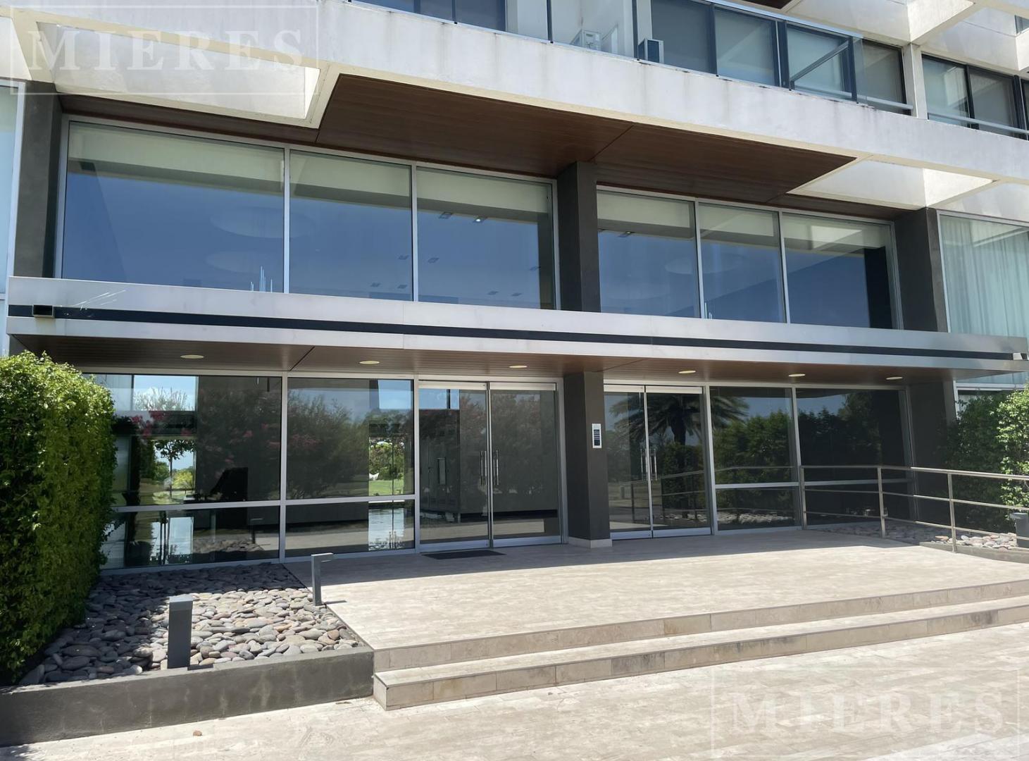 Foto de Departamento de tres dormitorios con terraza en Hilton Pilar Golf, imagen 2
