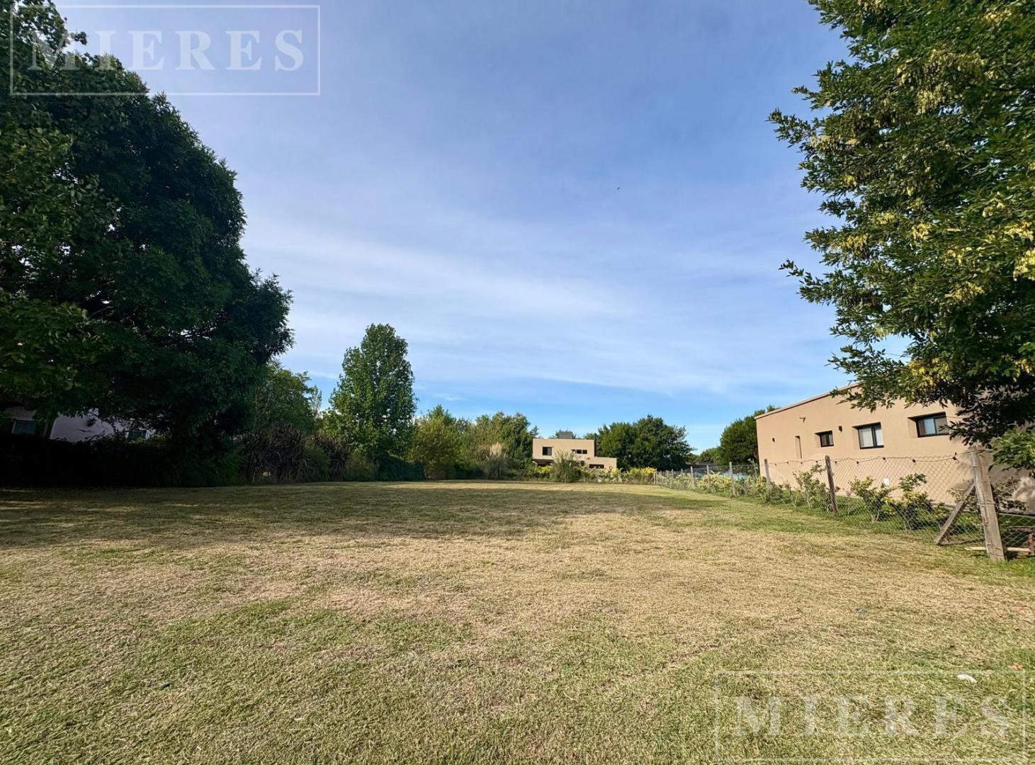 Foto de Lote de 1020m² en venta en Los Alcanfores, Pilar, imagen 1