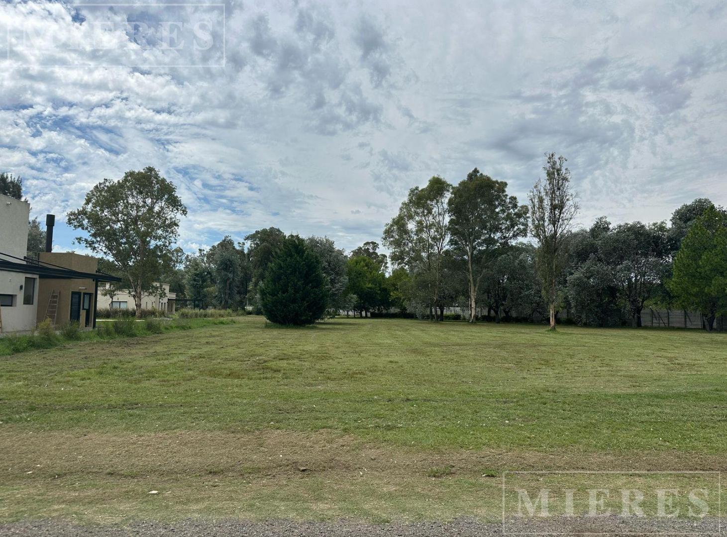 Foto de Lote de 888m² en venta en Casuarinas del Pilar, imagen 3