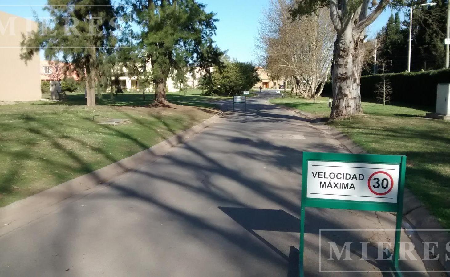 Foto de Lote de 401m² en venta en Las Orquideas, Pilar, imagen 3