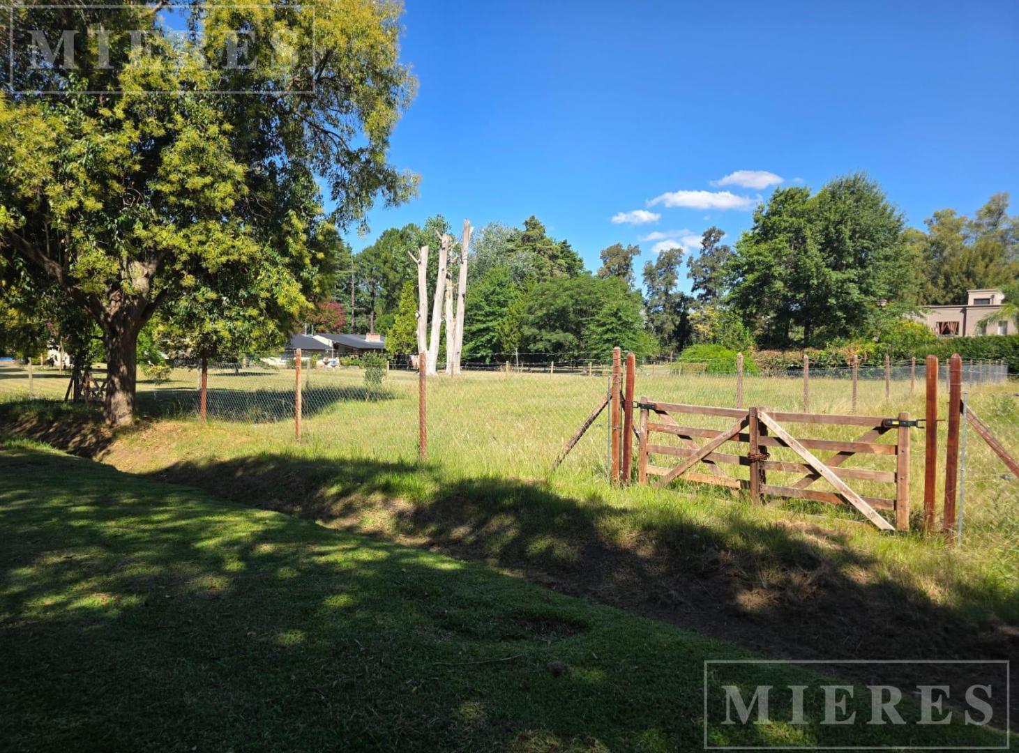 Foto de Lote de 1900m² en venta en La Lonja, Pilar, imagen 4