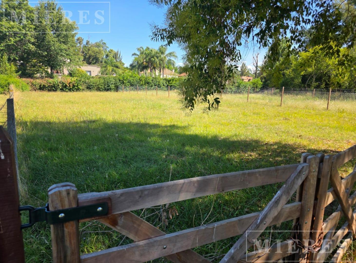 Foto de Lote de 1900m² en venta en La Lonja, Pilar, imagen 1