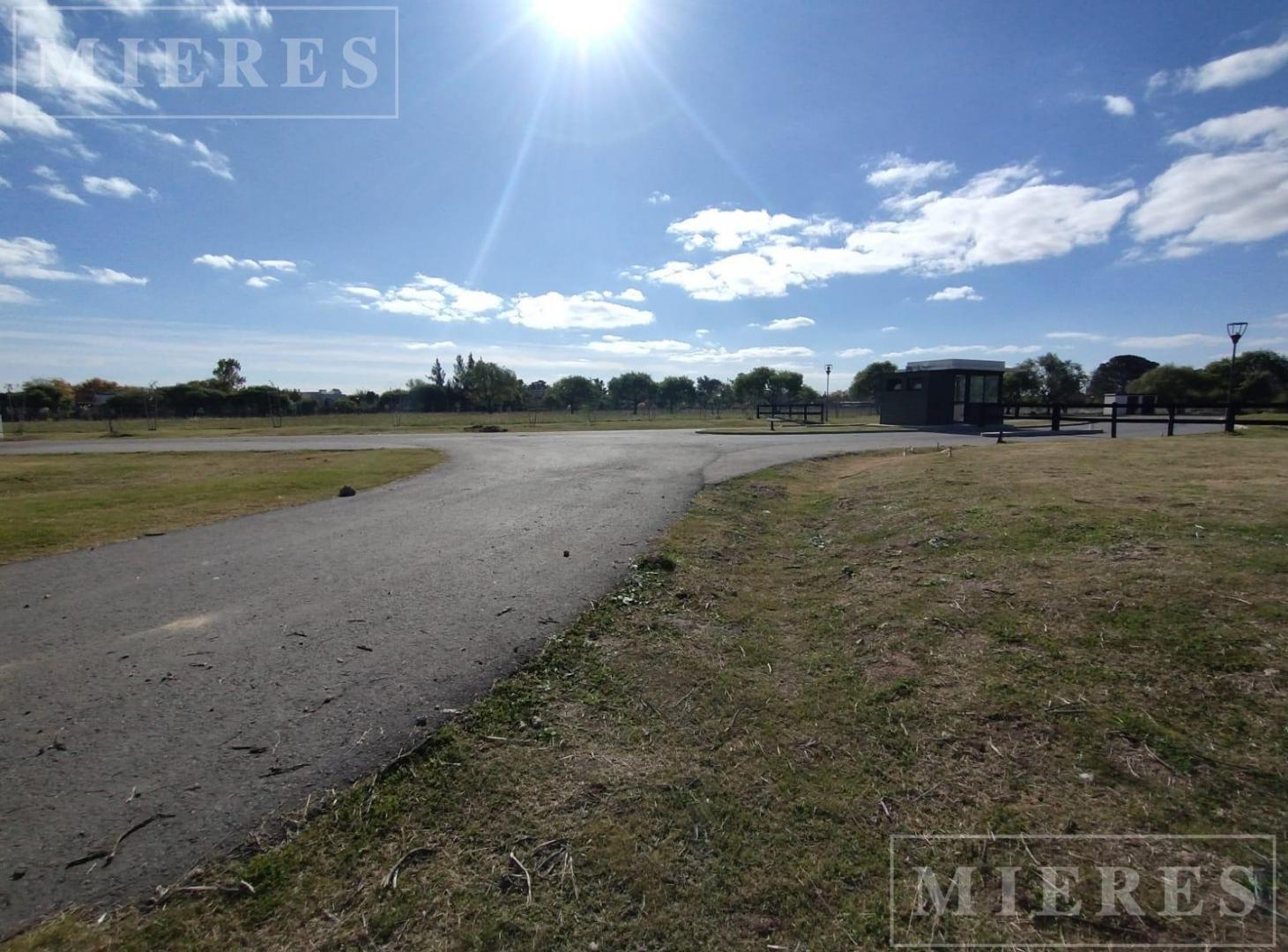 Foto de Lote de 1262m² en venta en Los Ombues, Estancias del Pilar, imagen 3