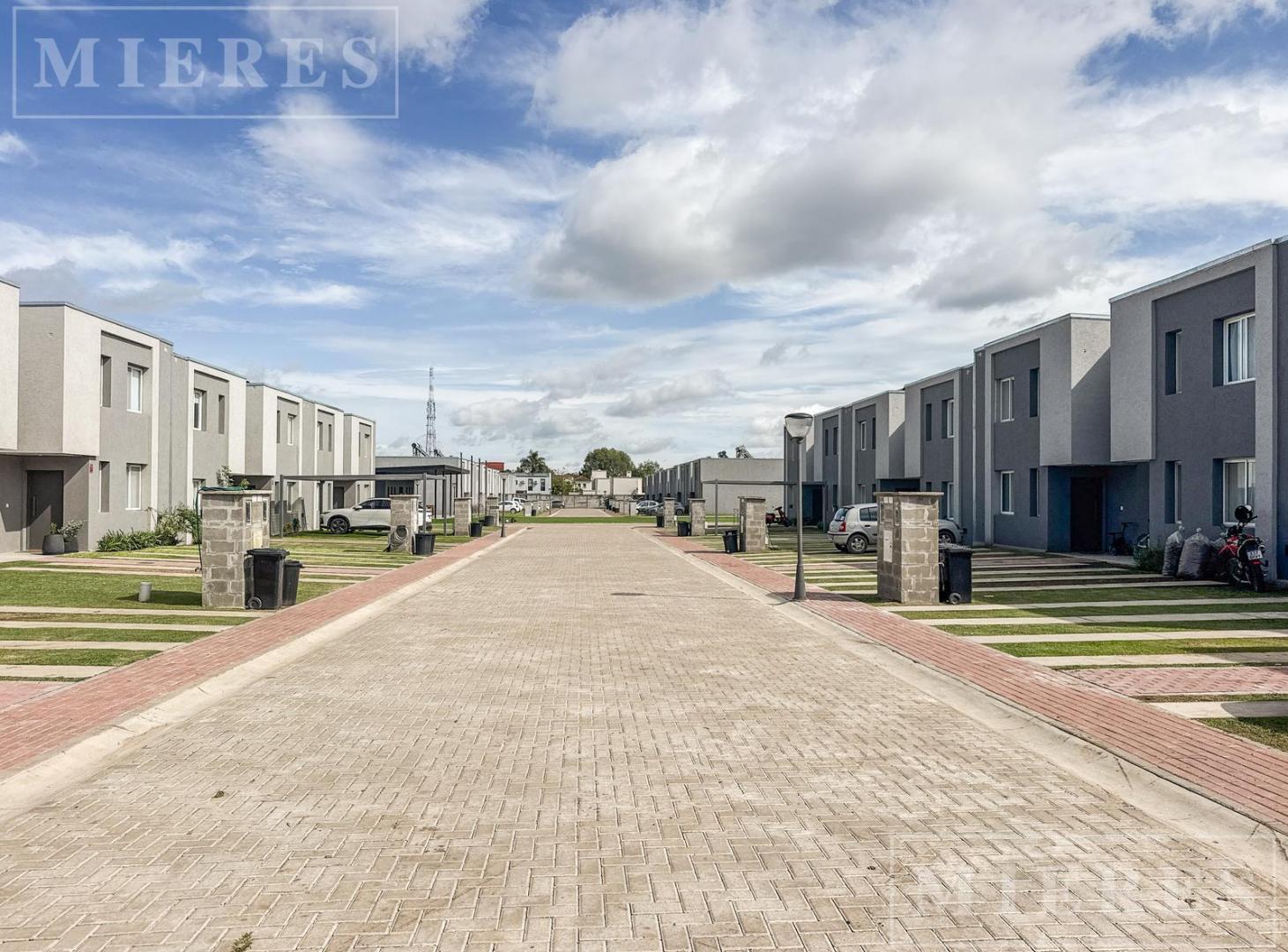 Foto de Townhouse en venta en DECS Tortugas, imagen 1