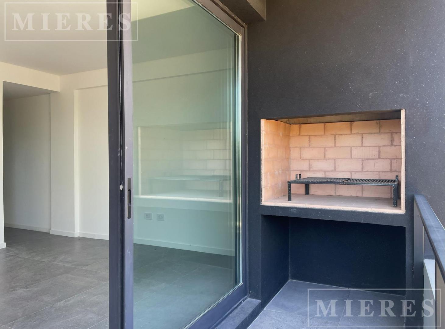 Foto de Departamento de 2 ambientes en venta CON RENTA en Blvd. Sáenz Peña, imagen 4