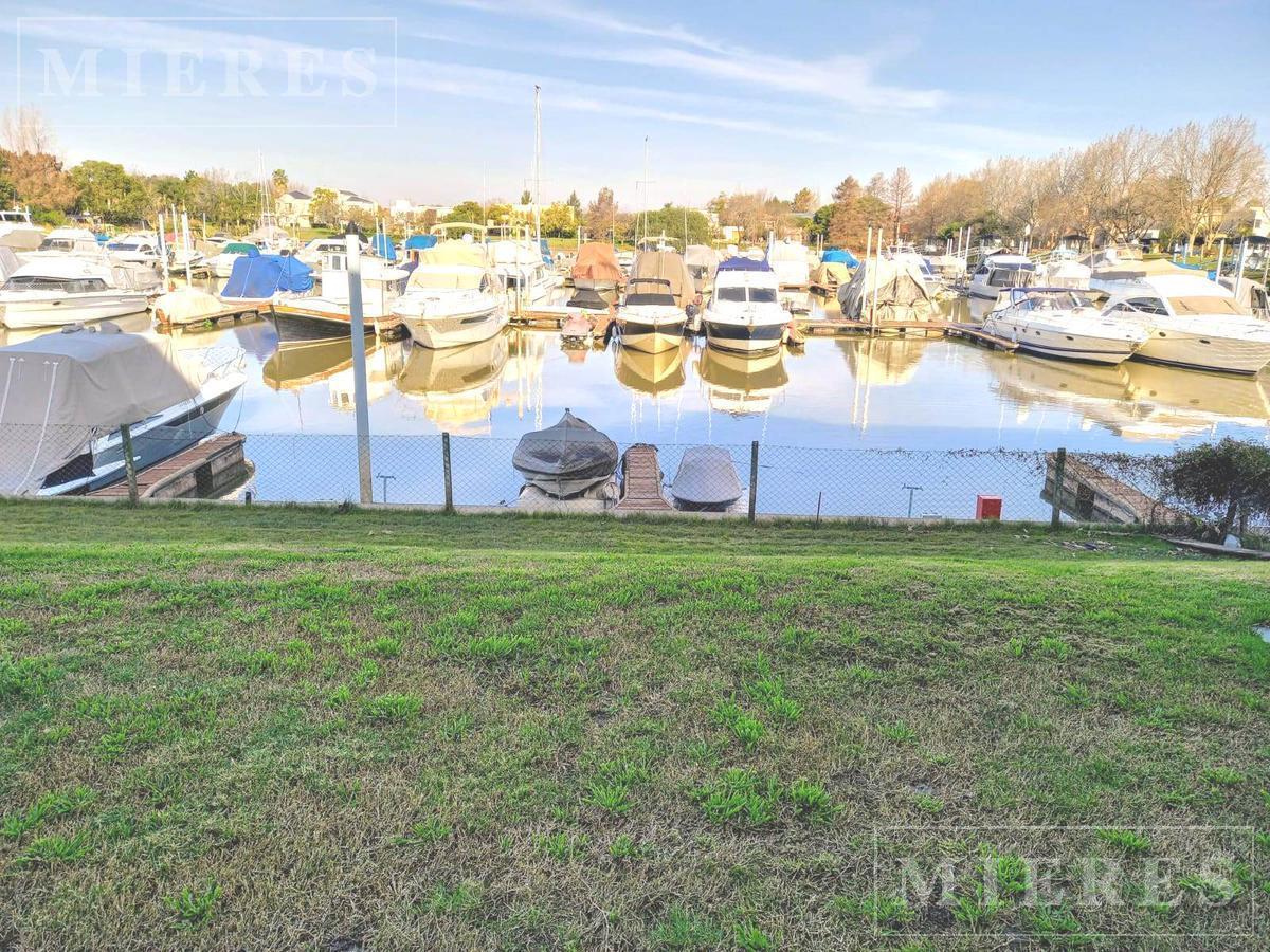 Foto de Dormi en Venta en PLANTA BAJA CON JARDIN Y AMARRA GRANDE - Santa Maria, imagen 1