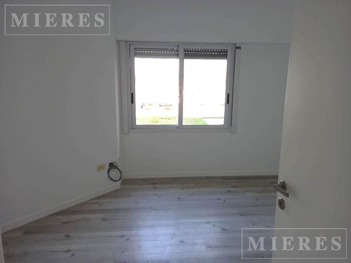 Foto de Dormi en Venta en PLANTA BAJA CON JARDIN Y AMARRA GRANDE - Santa Maria, imagen 5