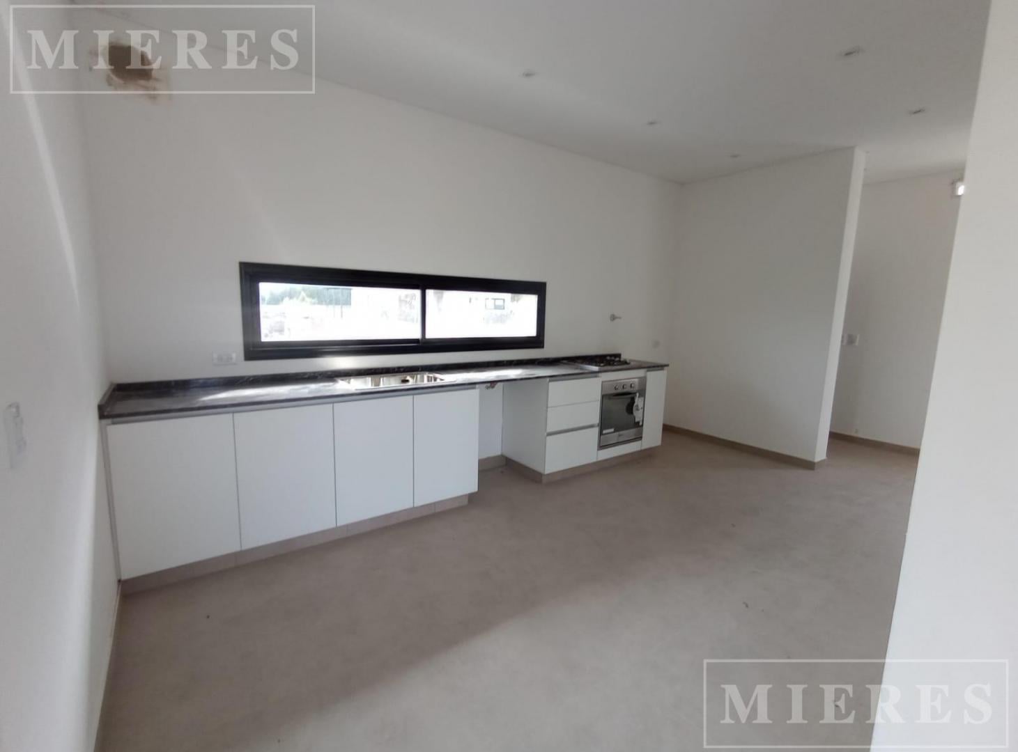 Foto de Casa en venta en Santa Lucia, Pilar del Este, imagen 1