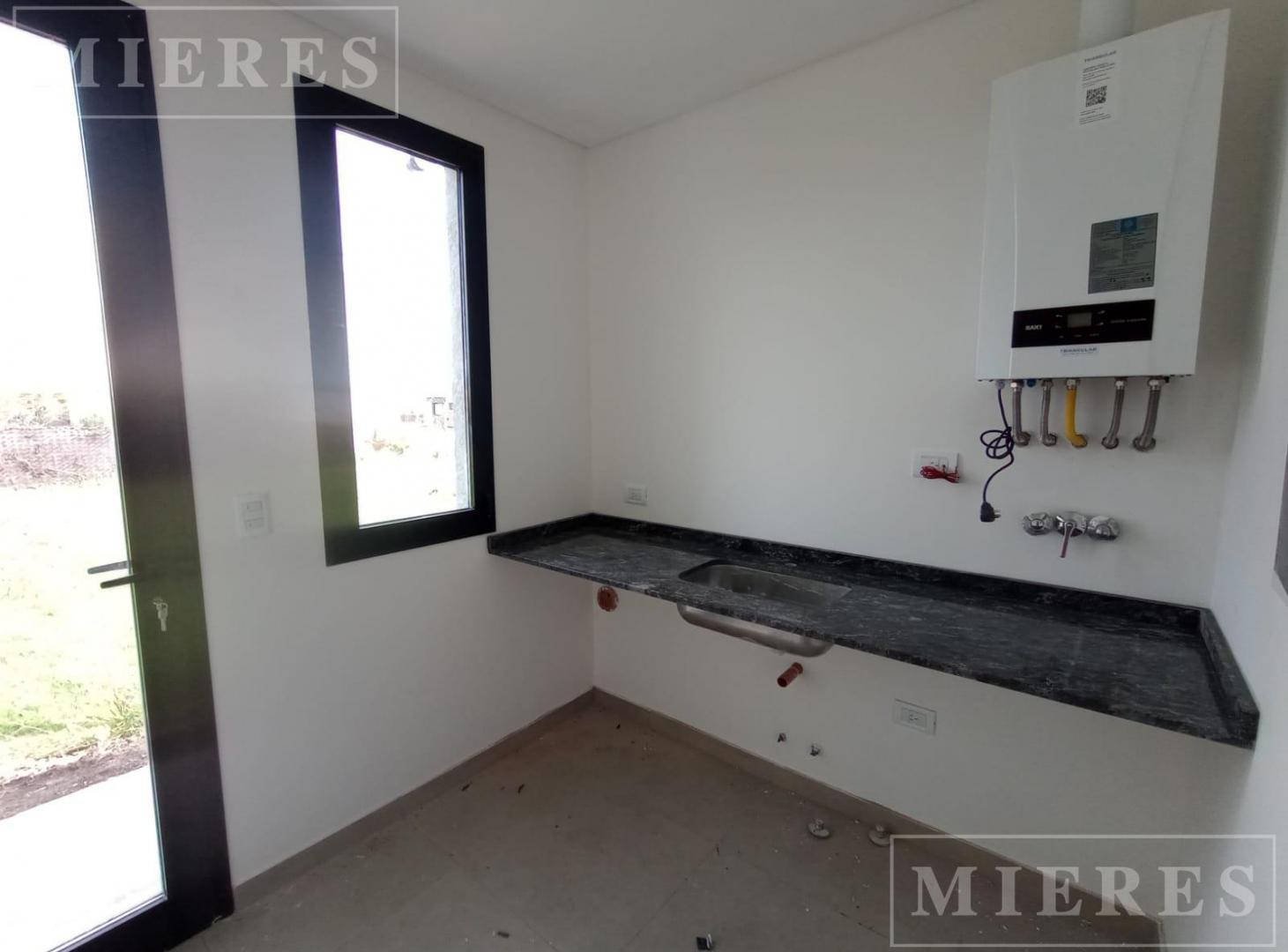 Foto de Casa en venta en Santa Lucia, Pilar del Este, imagen 2