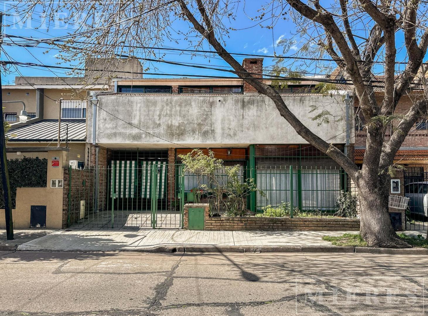 Foto de Muy linda casa en Martínez, con buena accesibilidad y entorno, imagen 2