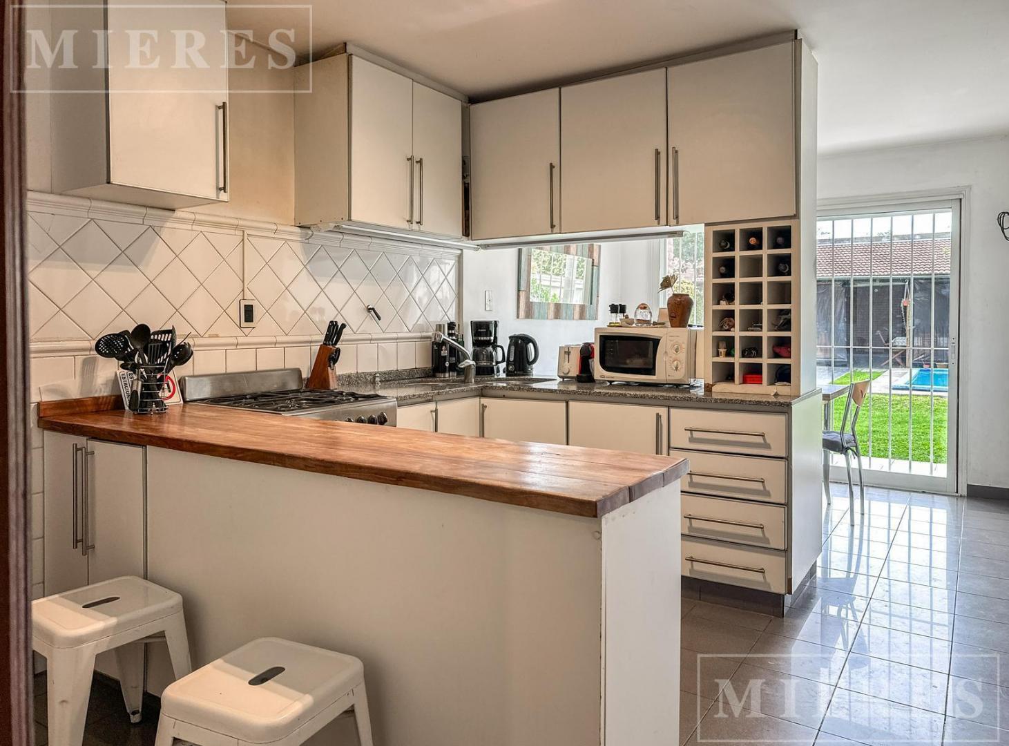 Foto de Muy linda casa desarrollada en 3 plantas en venta en Beccar., imagen 2