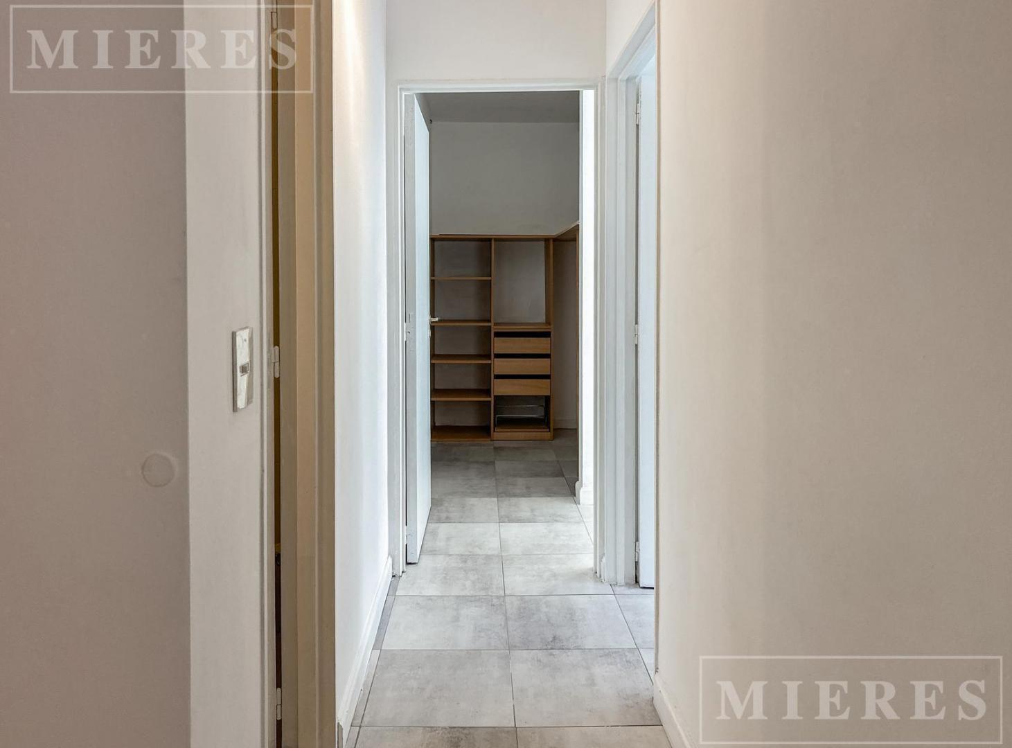 Foto de Muy lindo departamento en venta en Jardines De San Isidro II, imagen 2