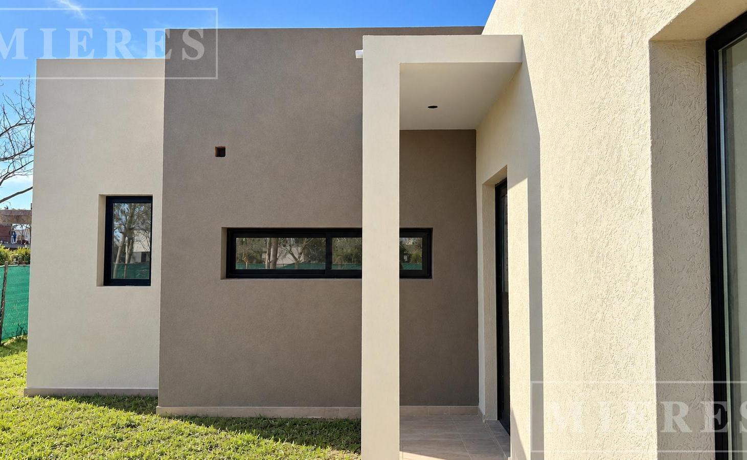 Foto de Casa en venta en Santa Emilia, Pilar del Este, imagen 1