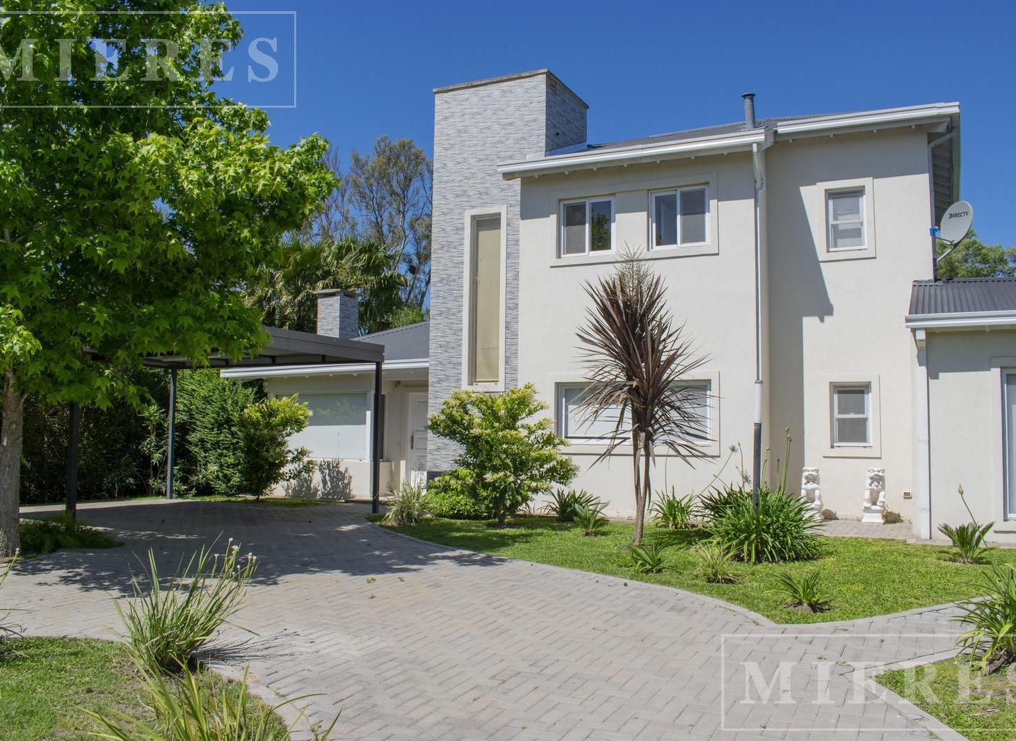 Foto de Casa en venta sobre lote interno en Barrio Las Lomas Haras Santa Maria, imagen 2