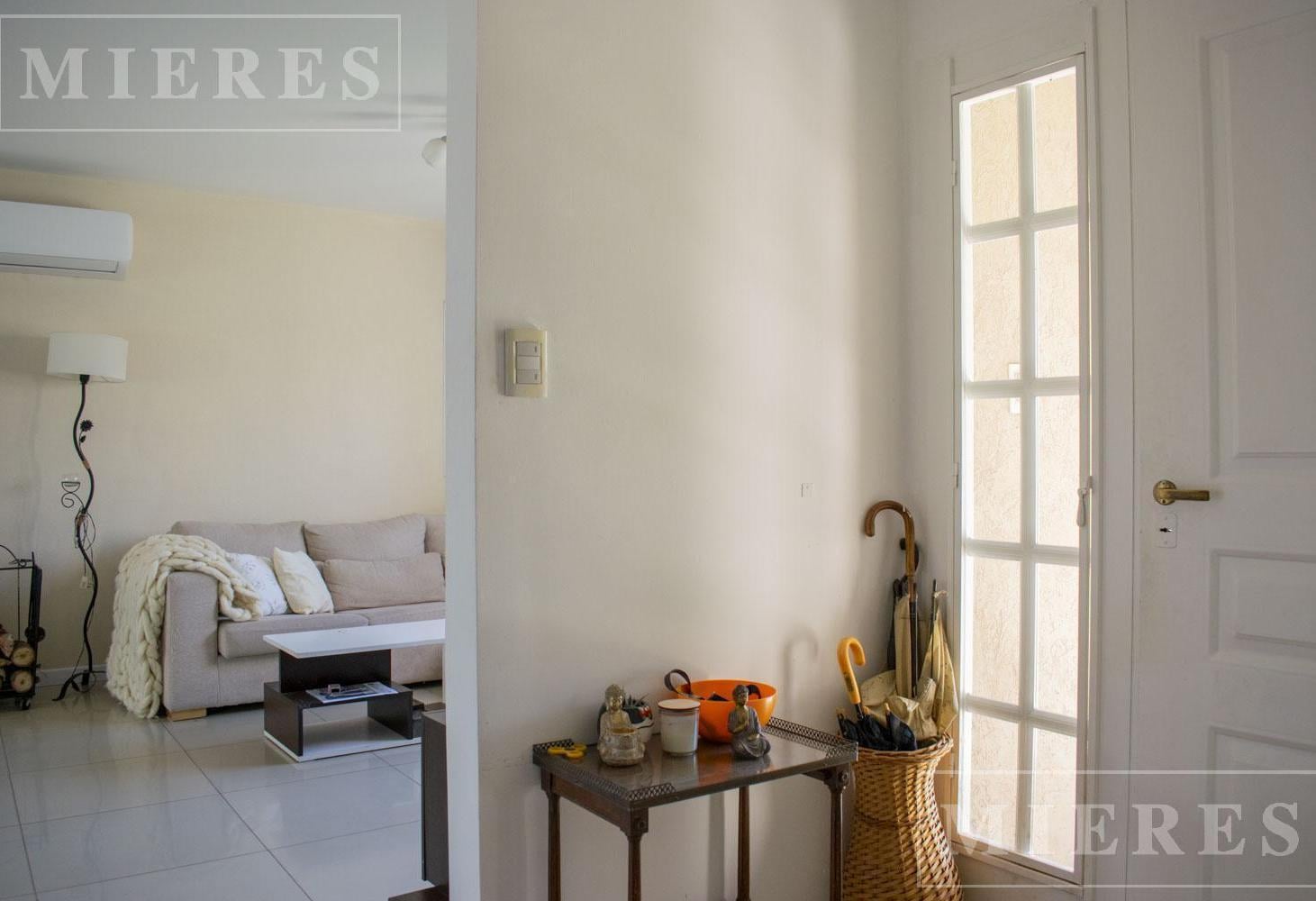 Foto de Casa en venta sobre lote interno en barrio Atardecer Haras Santa Maria, imagen 3