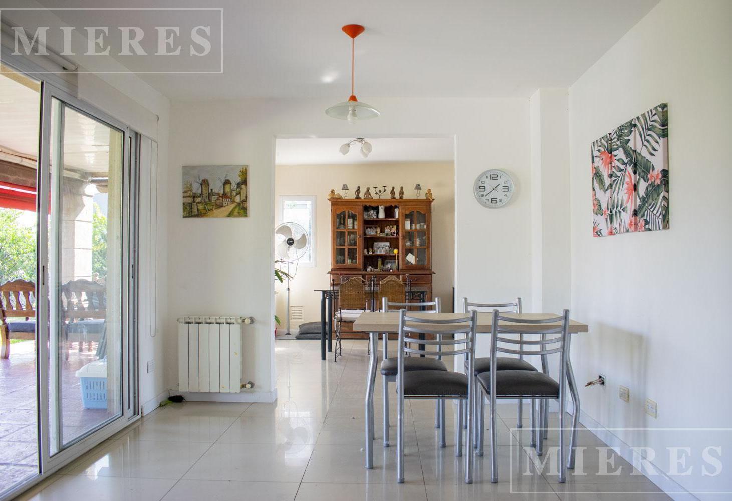 Foto de Casa en venta sobre lote interno en barrio Atardecer Haras Santa Maria, imagen 2