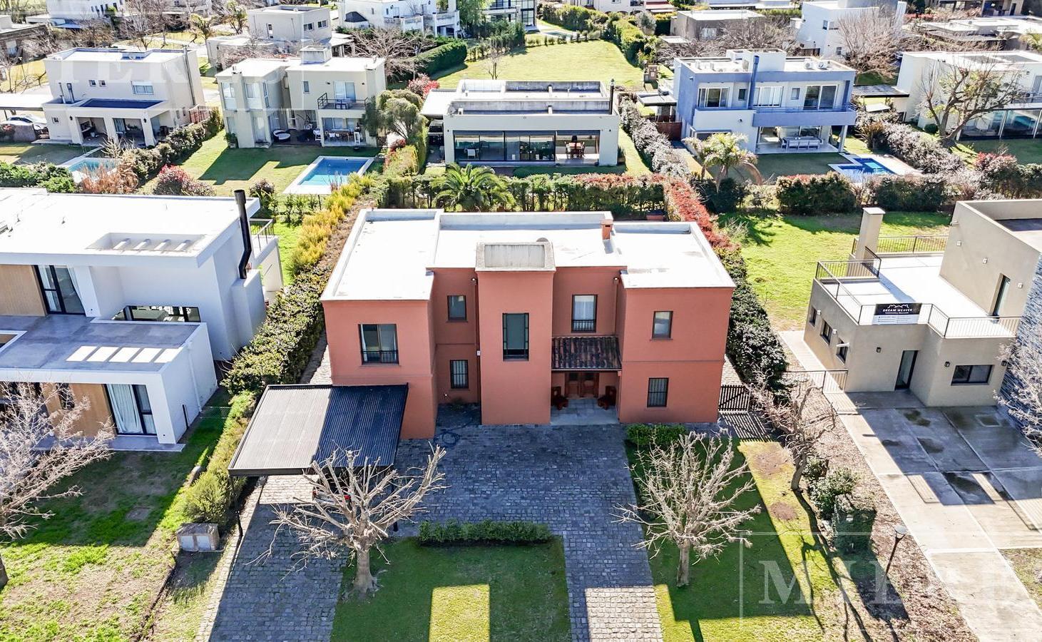 Foto de Casa en venta sobre lote interno en Barrio Los Eucaliptos Haras Santa, imagen 4
