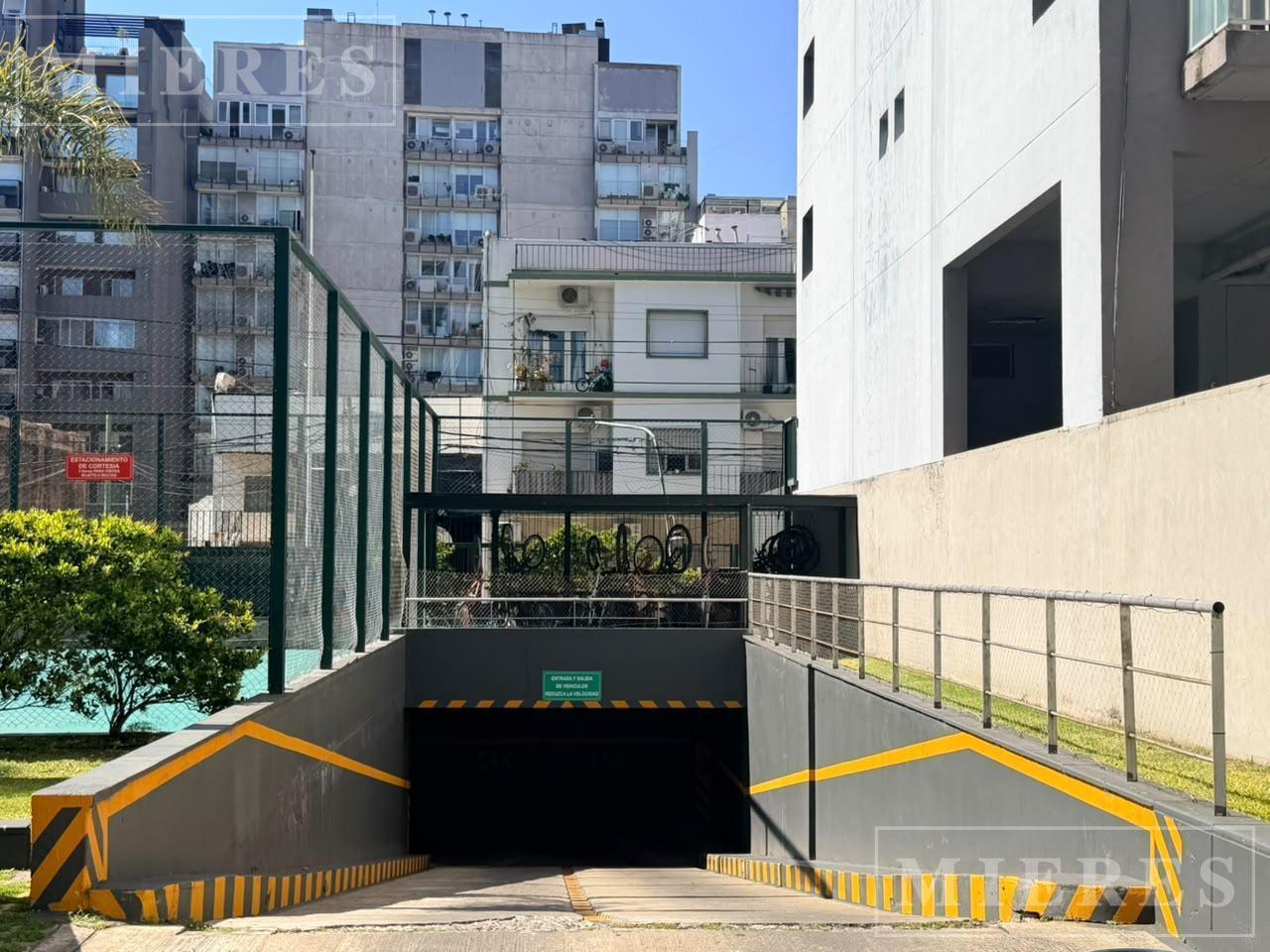 Foto de Cochera cubierta en venta en Olivos, imagen 4