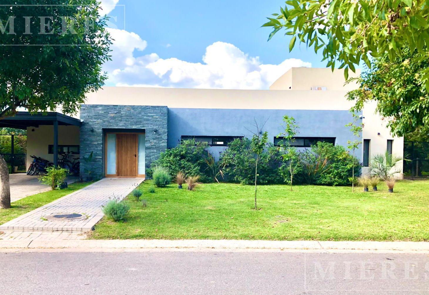 Foto de Casa en venta sobre lote interno en a Barrio El Remanso Haras Santa, imagen 3