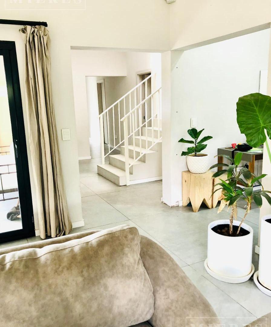 Foto de Casa en venta sobre lote interno en a Barrio El Remanso Haras Santa, imagen 1