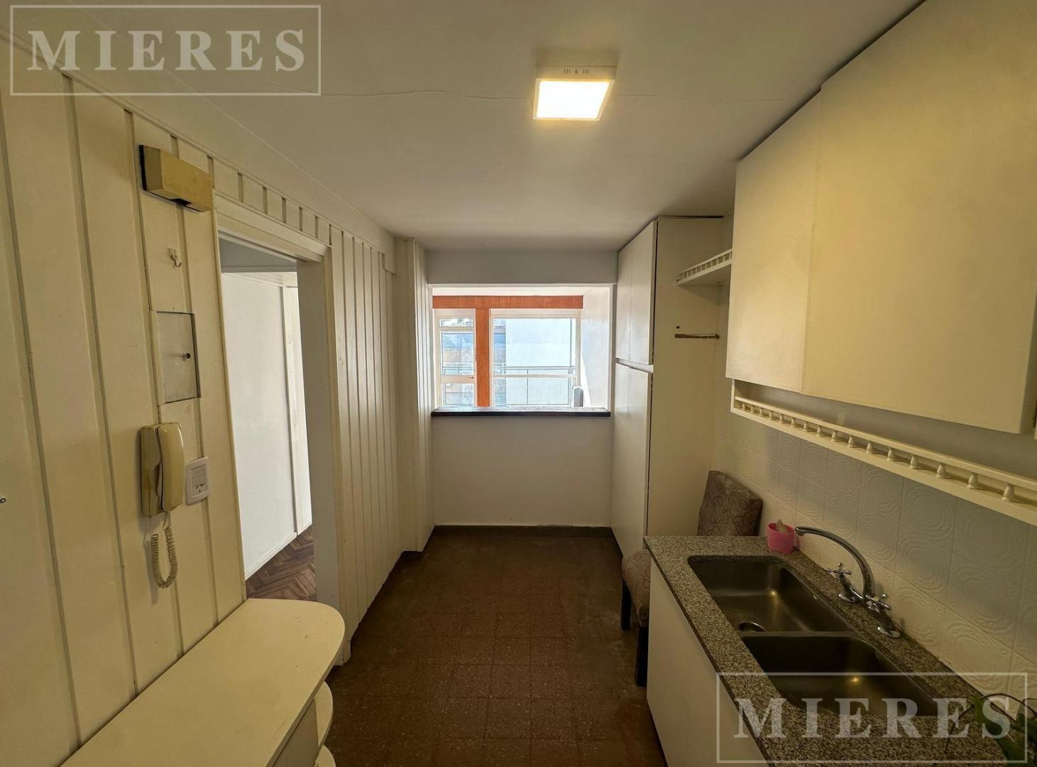 Foto de Departamento de 3 ambientes con balcón, vista abierta y cochera, imagen 4