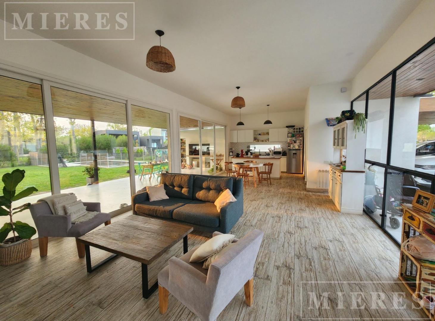 Foto de casa en venta sobre lote inetrno en area 2 san Matias Escobar, imagen 1