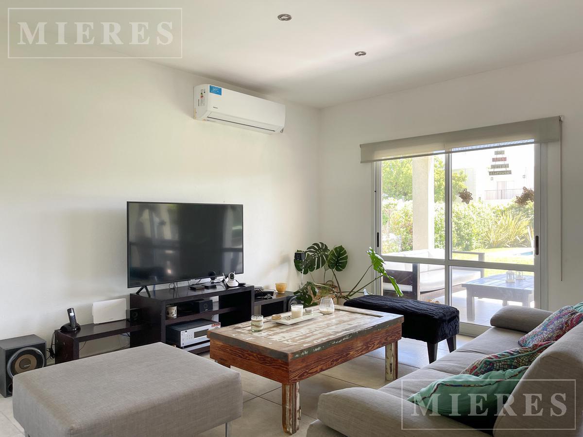 Foto de Casa en venta sobre lote interno en Barrio Eucalipto Haras Santa María, imagen 5
