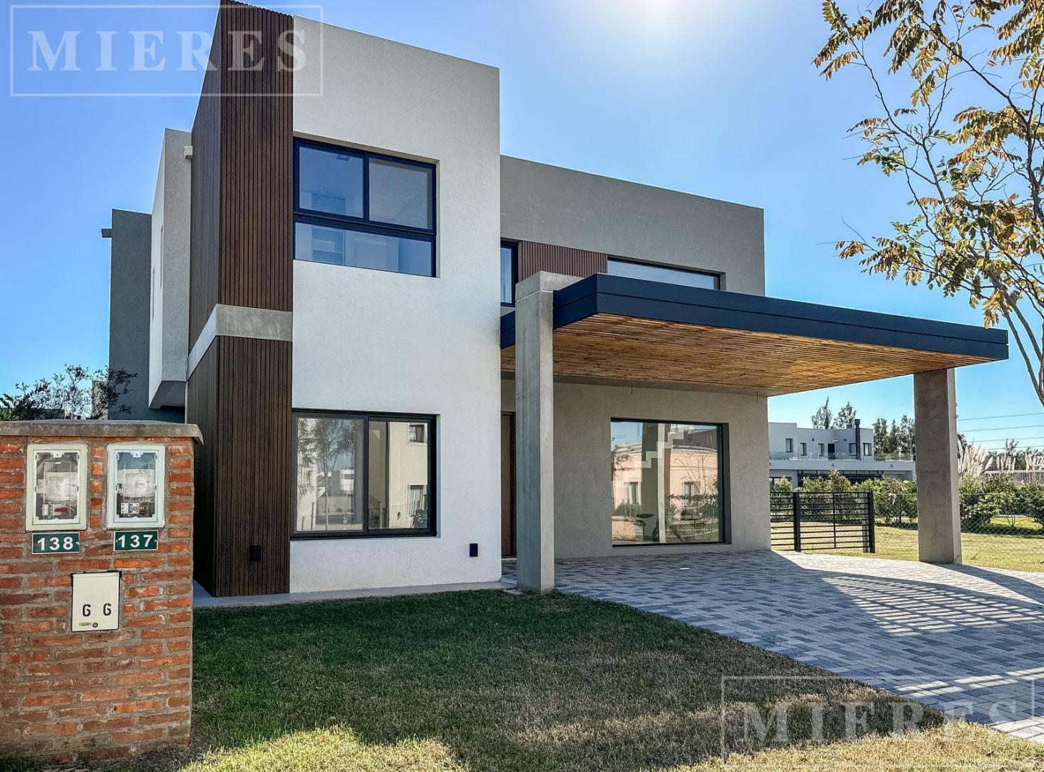 Foto de Casa a la venta en Santa Ana, Villanueva, imagen 1