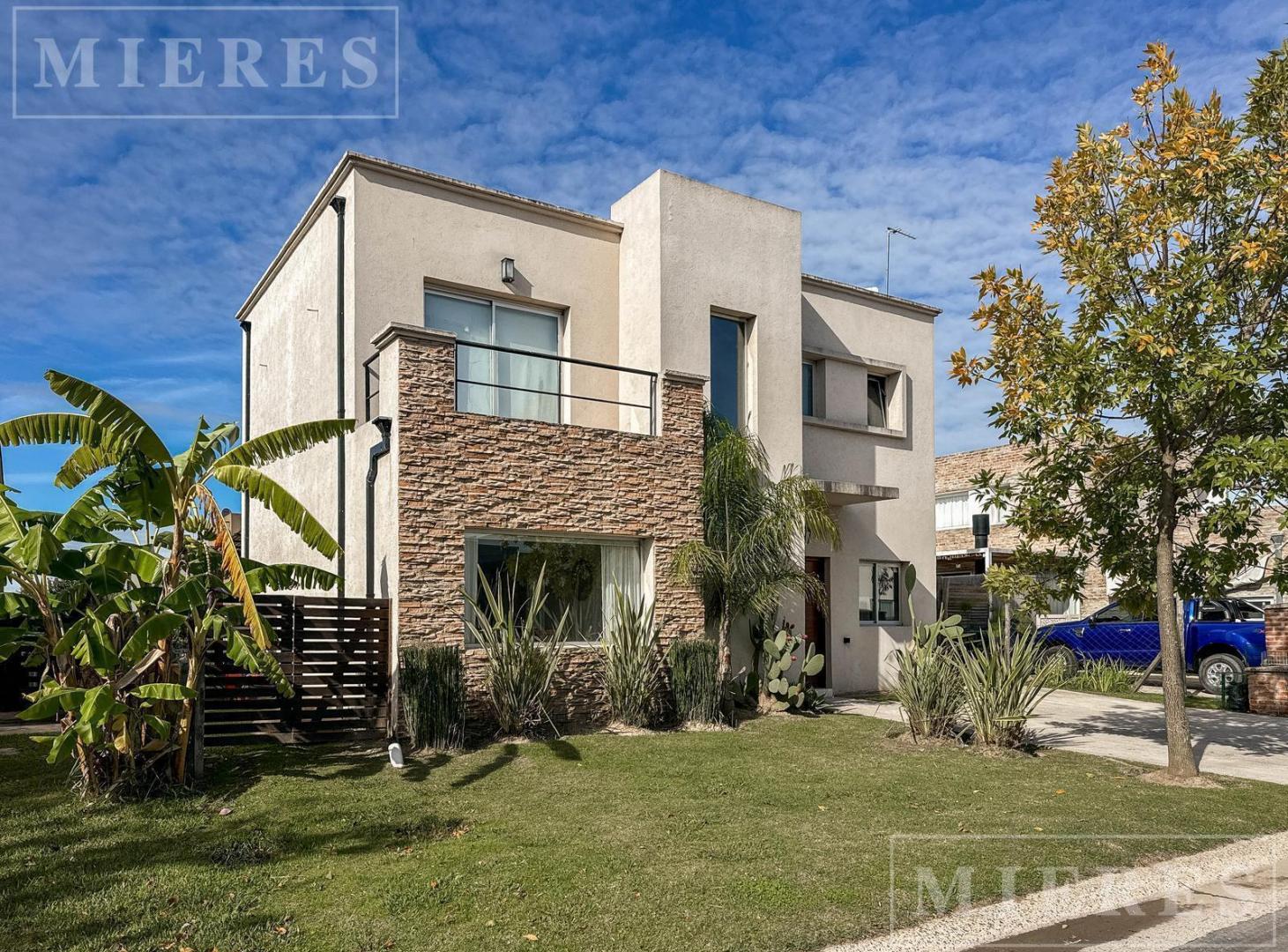 Foto de Casa en venta en Vila Marina I, Villanueva, imagen 1