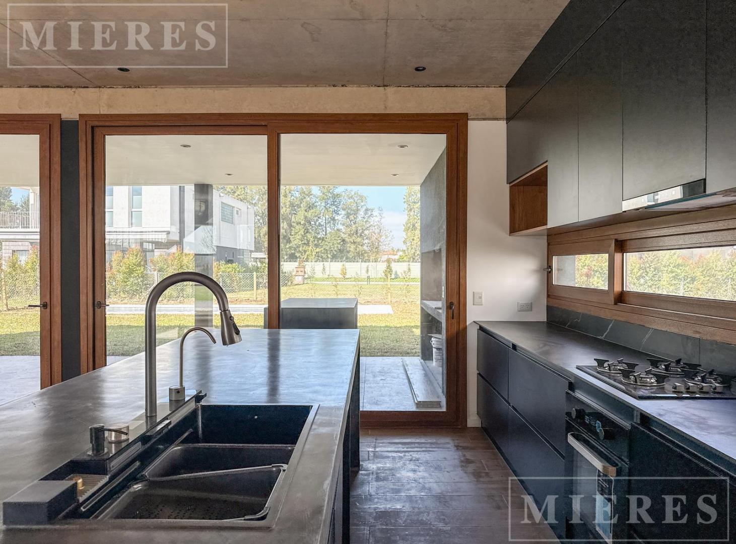 Foto de Casa en venta a estrenar en el Barrio Carpinchos, Nordelta, imagen 3