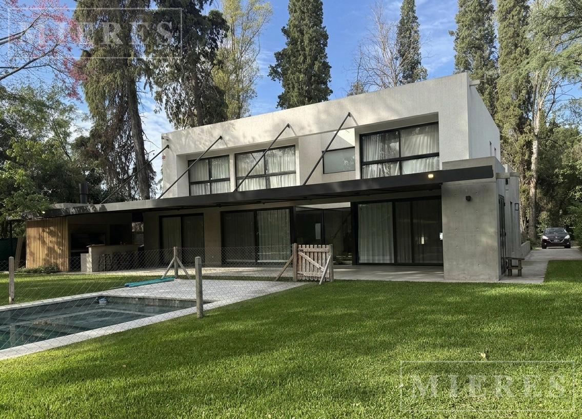 Foto de Casa en Venta en excluisvo Barrio La Arboleda, Benavidez Tigre, imagen 1