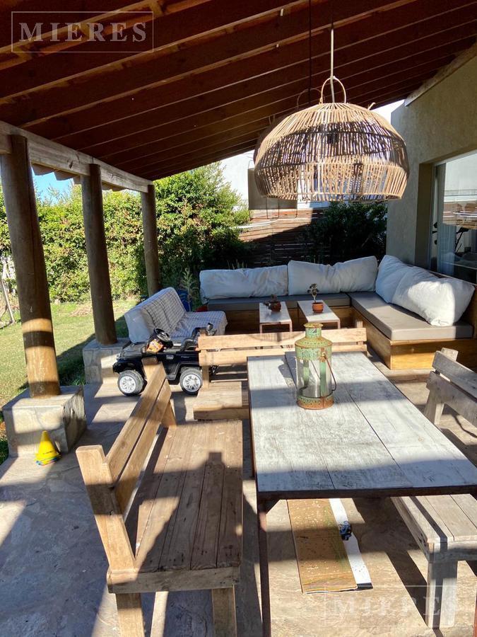Foto de Casa en venta a La Laguna en La Comarca, Bancalari., imagen 3
