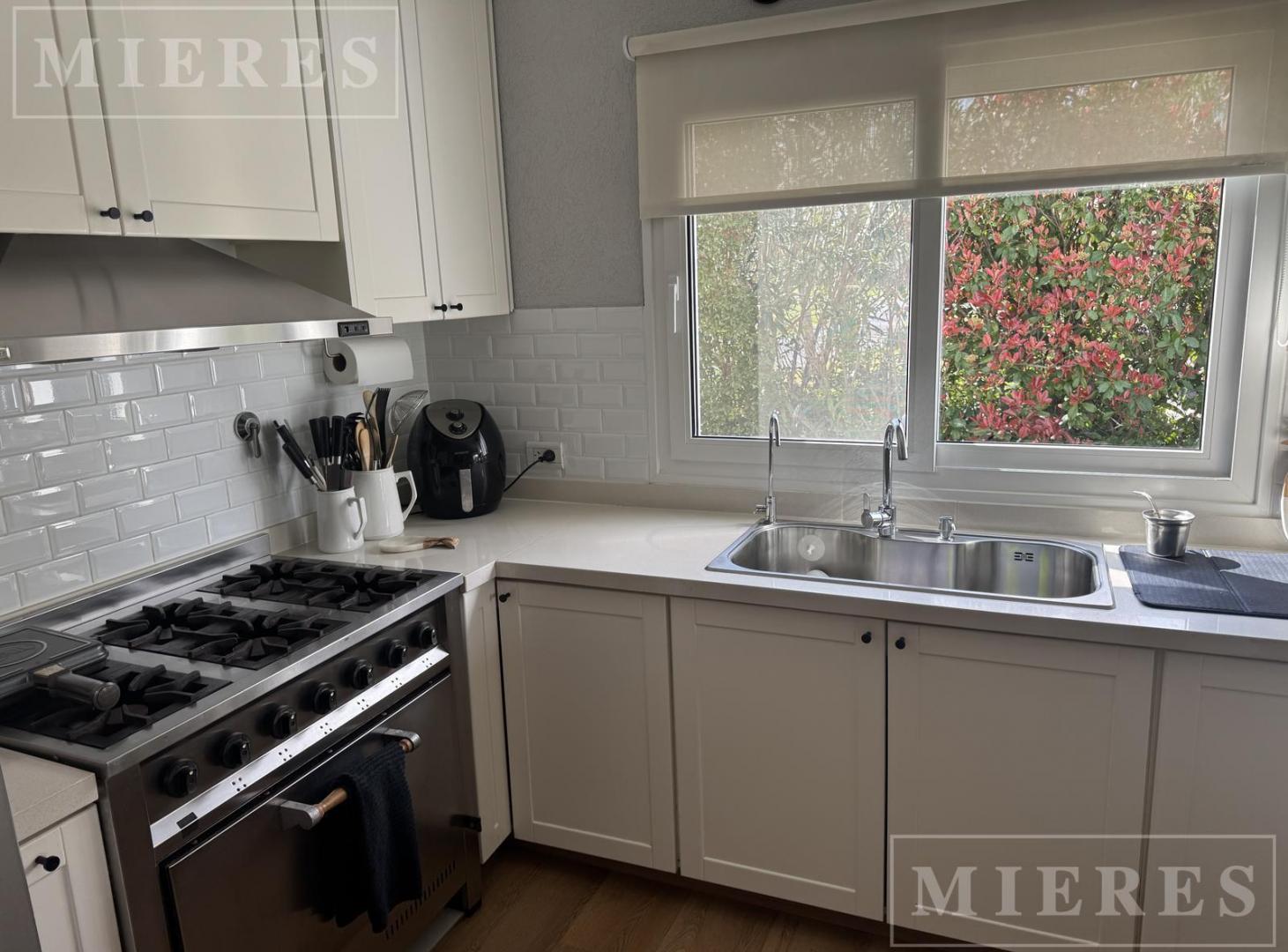 Foto de Casa en venta con gran lote en Santa Catalina, Villa Nueva, imagen 4