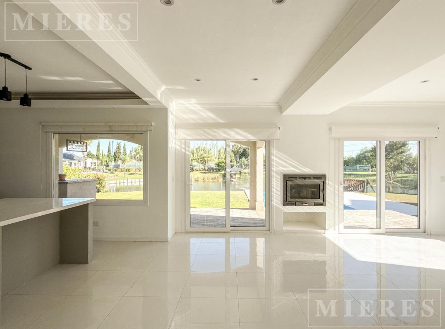 Foto de Casa a la laguna en venta en Las Glorietas, Nordelta, imagen 1