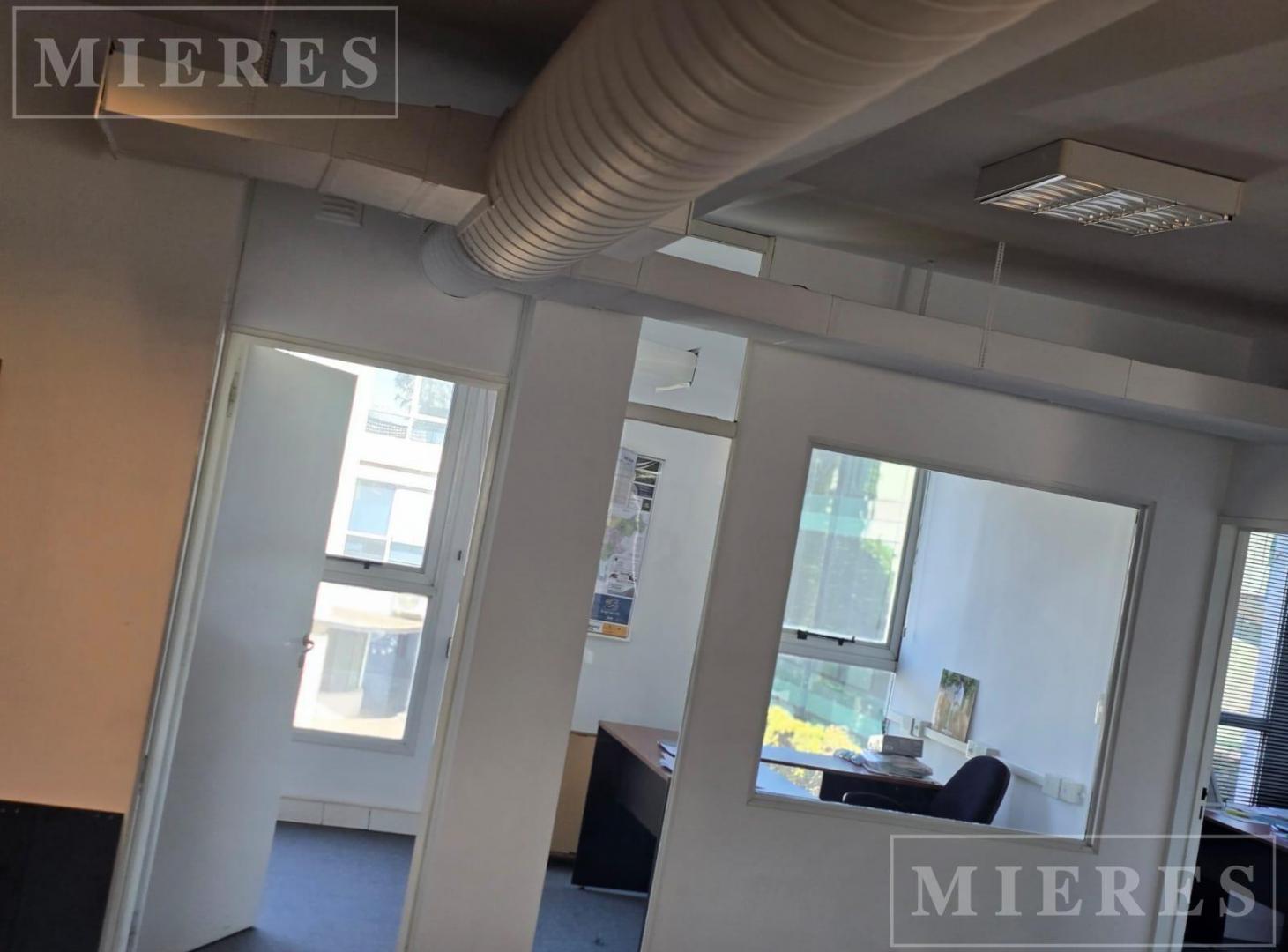 Foto de OFICINAS DE 150 M2 EN ALQUILER EN LOMAS DE SAN ISIDRO, imagen 3
