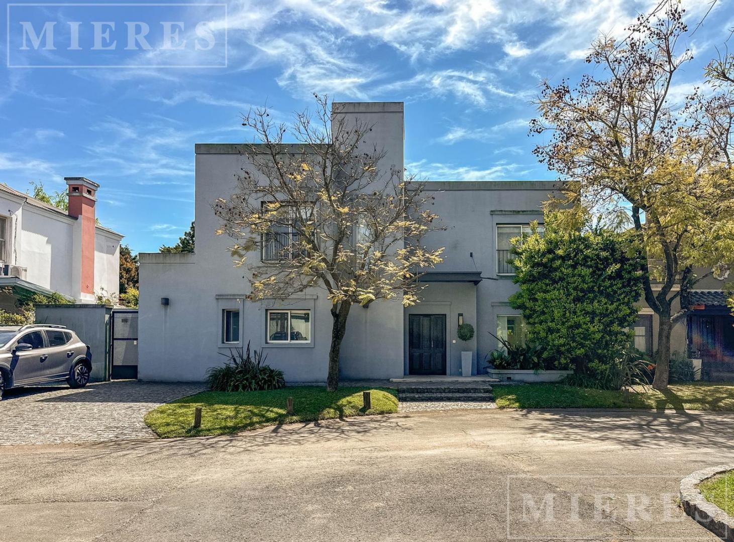 Foto de Casa en Venta en el Barrio Los Ceibos, imagen 1