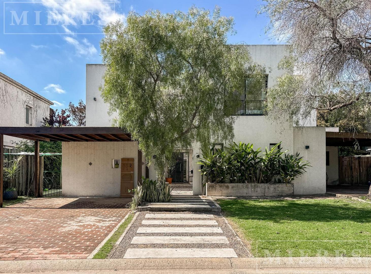 Foto de Casa en venta sobre lote al agua en el Barrio Santa Barbara, Bancalari, imagen 4