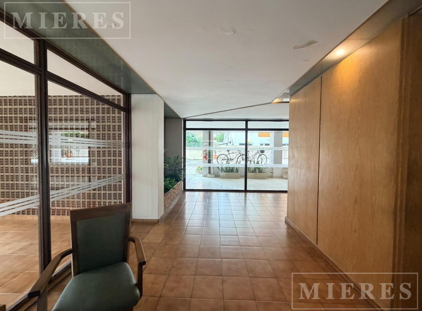Foto de Departamento de 3 ambientes en Acassuso, en impecable estado en, imagen 1