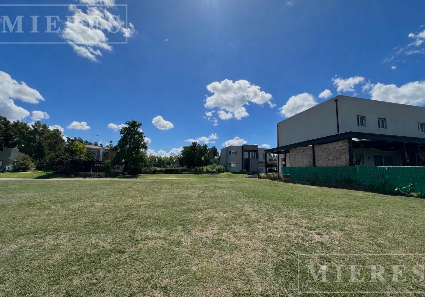 Foto de Duplex en venta en Pilar Plaza, imagen 1