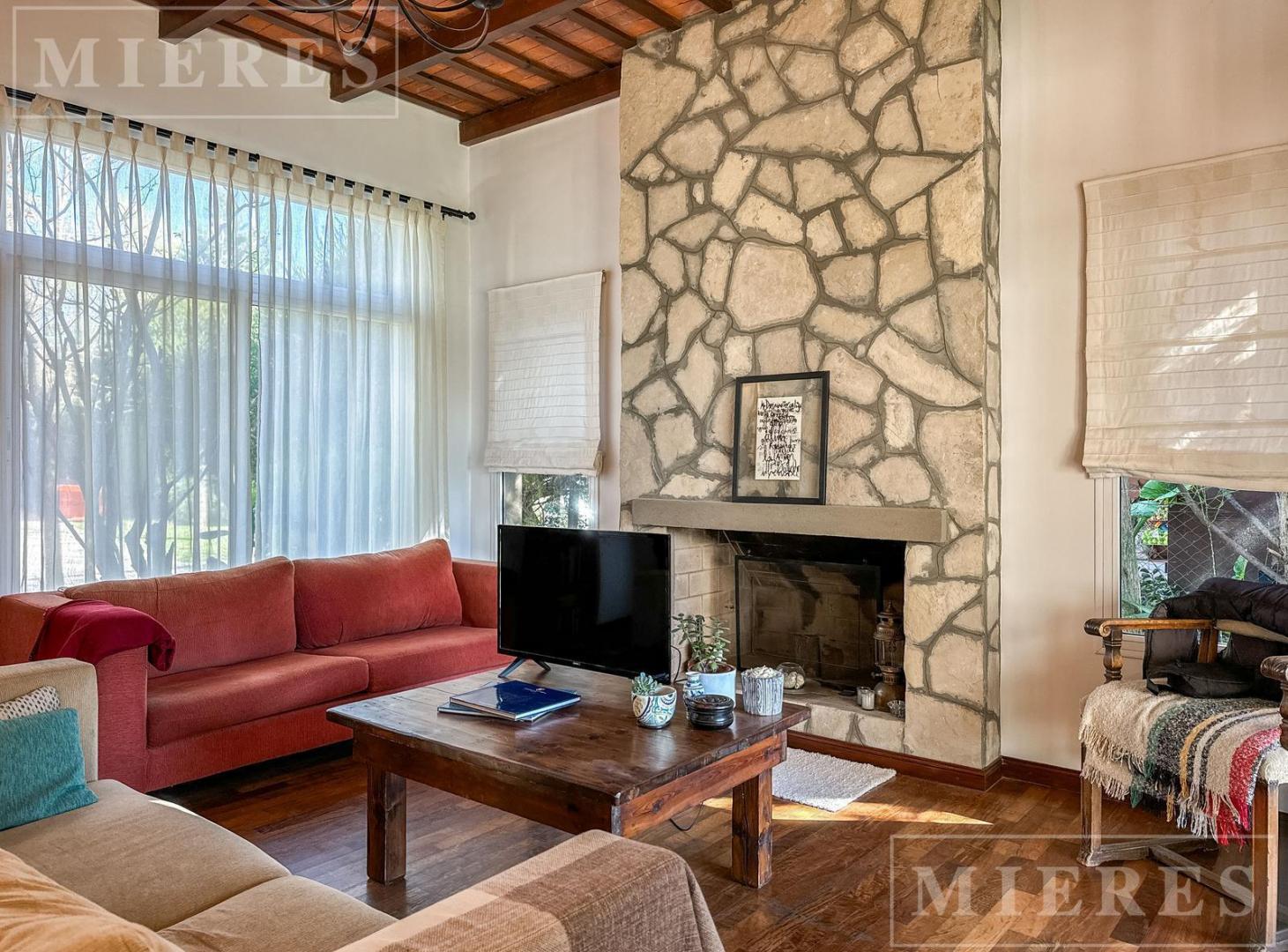 Foto de Casa en venta sobre lote interno en Santa Catalina, Villa Nueva, imagen 2