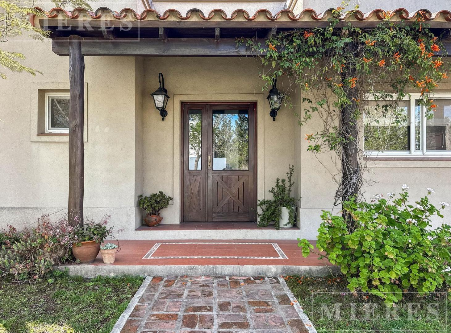 Foto de Casa en venta sobre lote interno en Santa Catalina, Villa Nueva, imagen 3