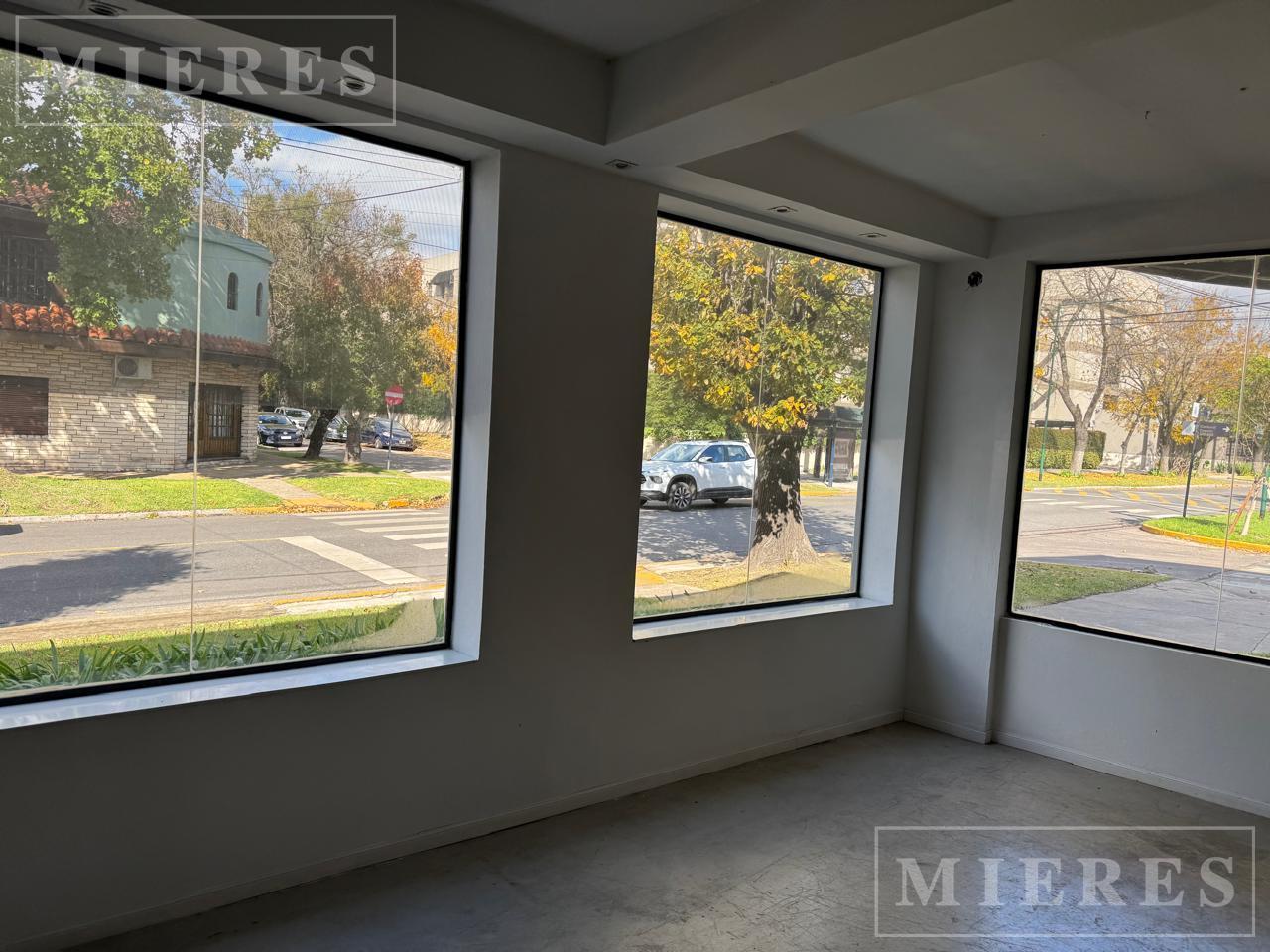 Foto de Local de 60 m2 Alquiler en Lomas de San Isidro, imagen 2