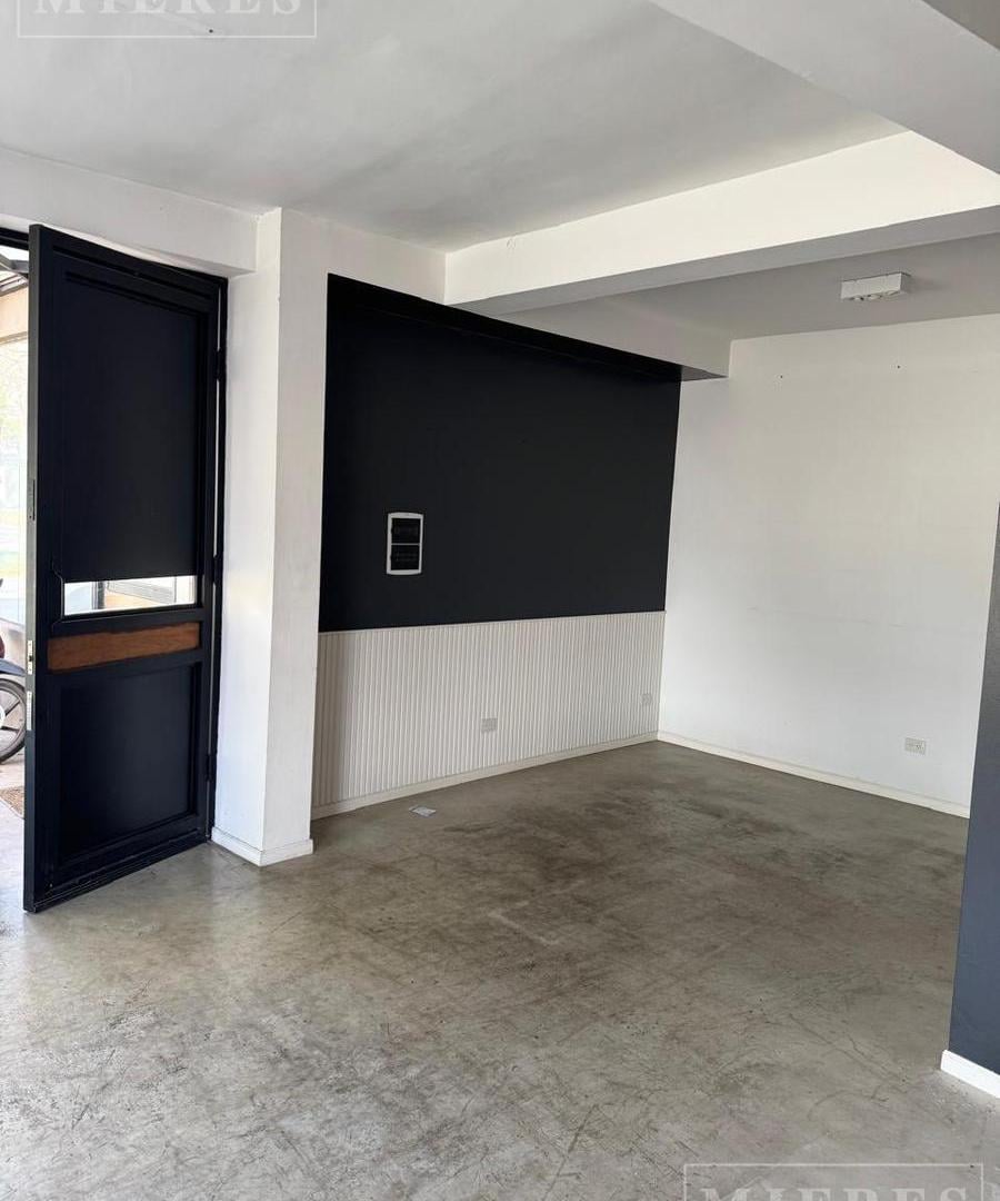 Foto de Local de 60 m2 Alquiler en Lomas de San Isidro, imagen 3