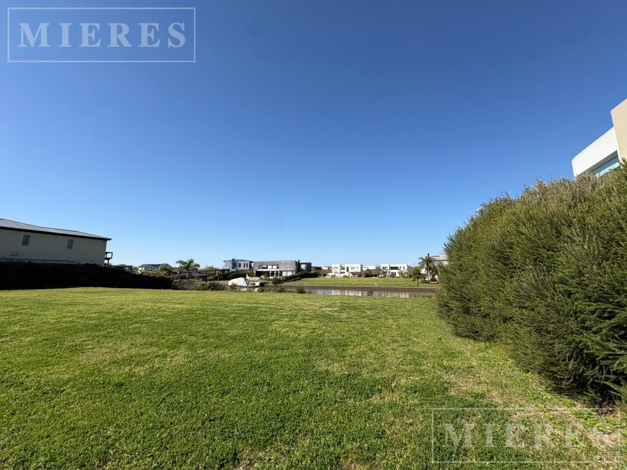 Foto de Lote en venta AL RIO en el Barrio Albanueva!, imagen 5