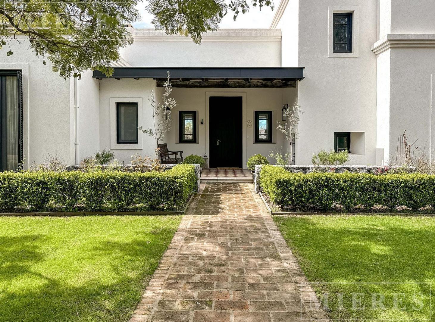 Foto de Espectacular casa en Venta en Barrio La Laguna, imagen 1