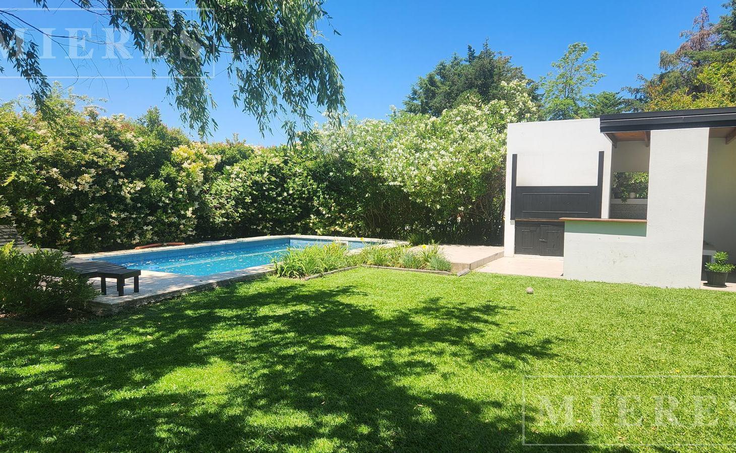 Foto de Muy linda casa en alquiler de verano en Barrio Santa María de Tigre!, imagen 2